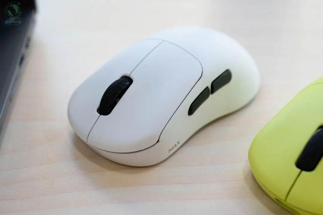 家的全能利器雷柏VT3和VT3s系列电竞鼠标体验九游会J9入口轻至5349克续航500小时右手玩(图5) 家的全能利器雷柏VT3和VT3s系列电竞鼠标体验九游会J9入口轻至5349克续航500小时右手玩(图5)