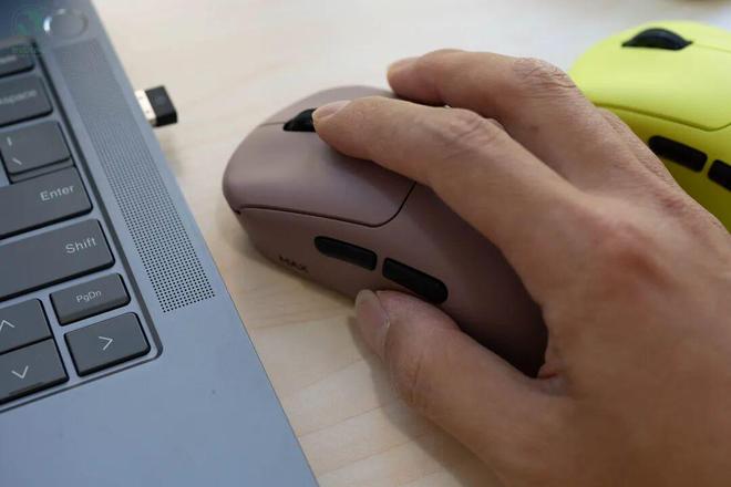 家的全能利器雷柏VT3和VT3s系列电竞鼠标体验九游会J9入口轻至5349克续航500小时右手玩(图6) 家的全能利器雷柏VT3和VT3s系列电竞鼠标体验九游会J9入口轻至5349克续航500小时右手玩(图6)